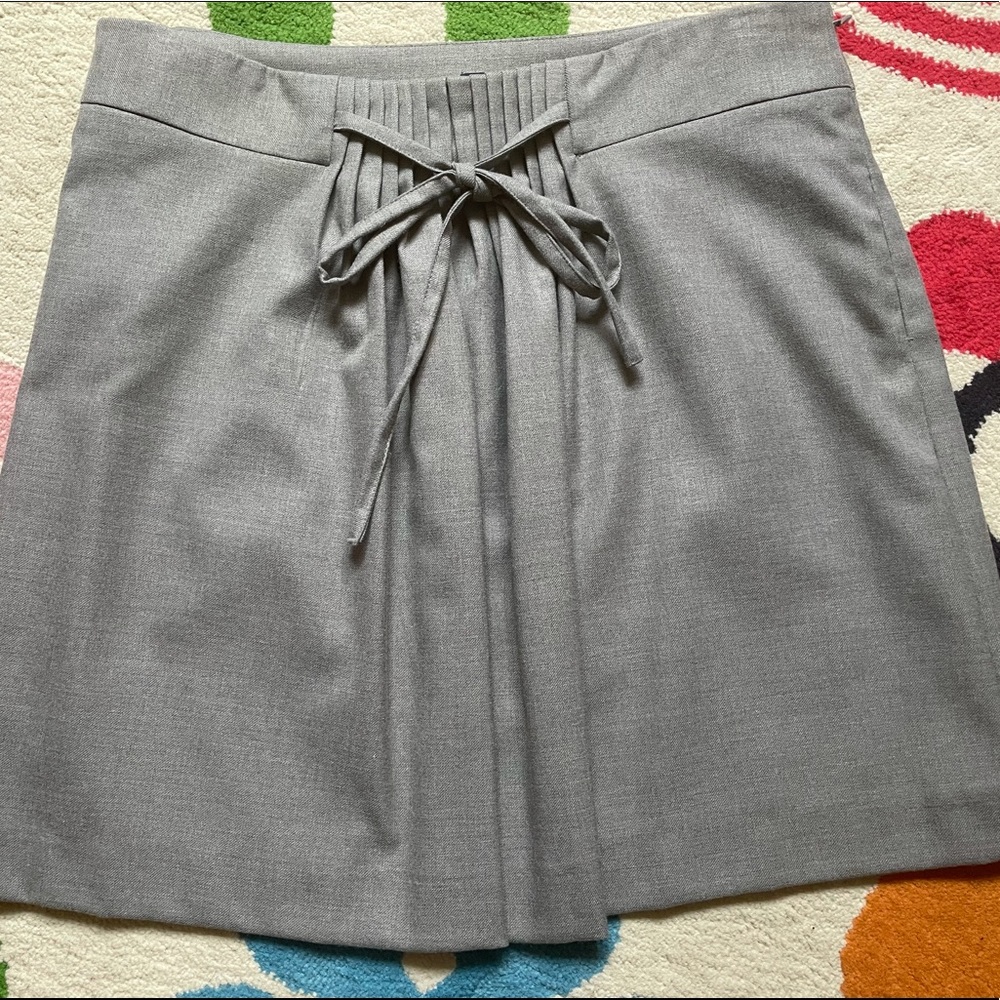 Gap gray a-line mini skirt, size 4